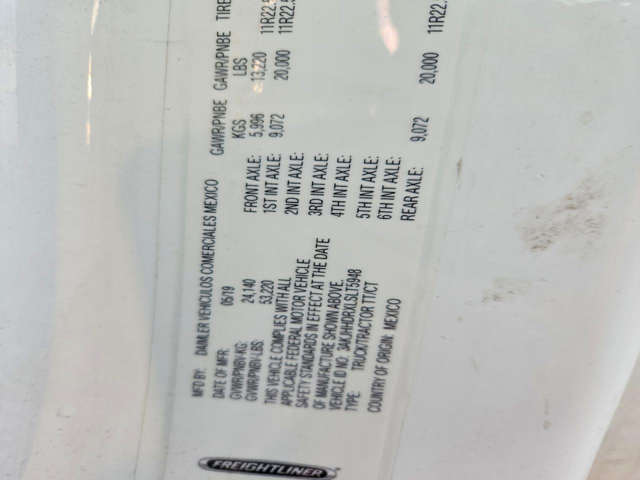 2020 Freigliner 2020 Freightliner Cascadia 126 Semi Truck