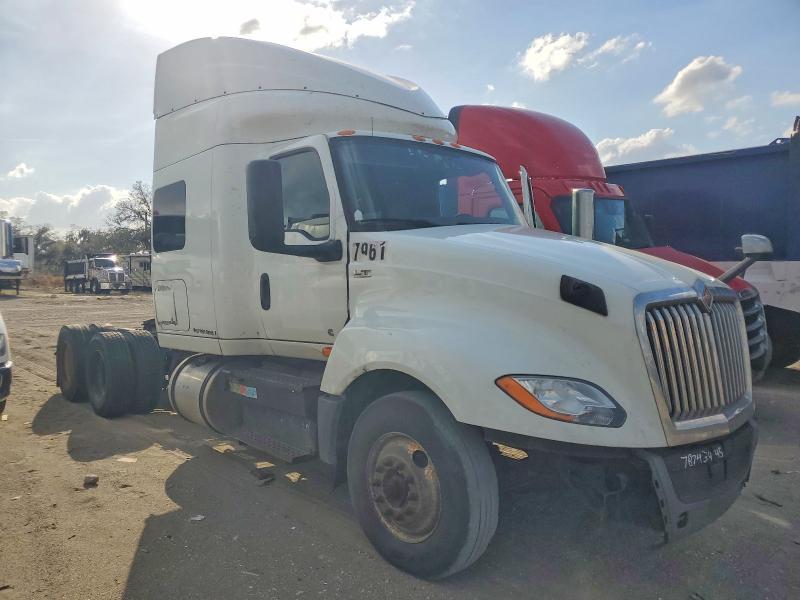2020 International LT625