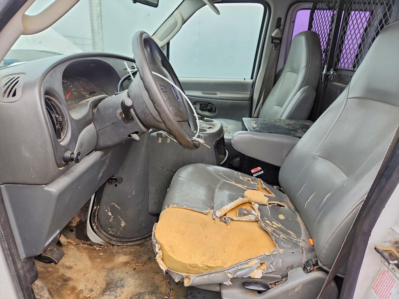 2004 Ford Econoline E150 van