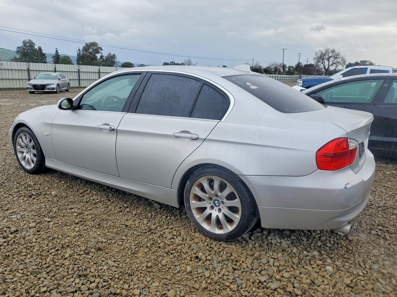 2006 BMW 330 i