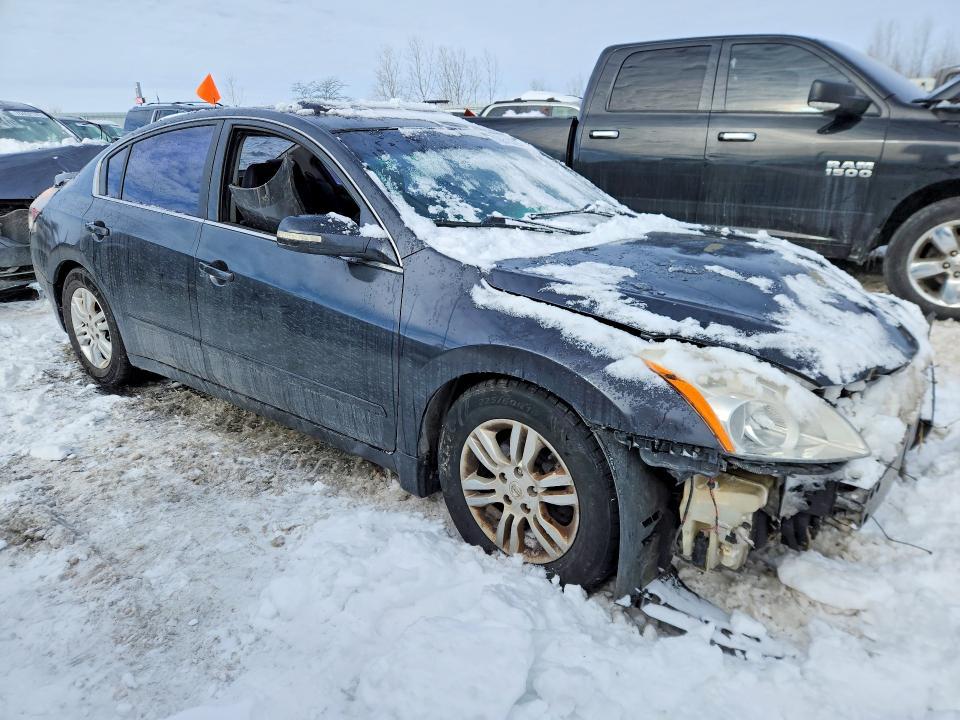 2012 Niss Altima Base