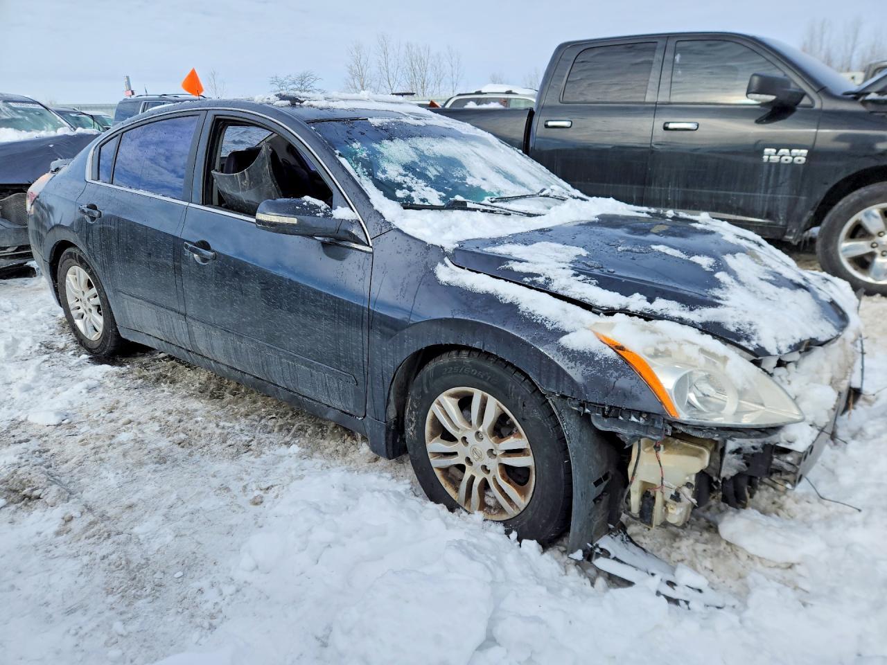 2012 Niss Altima Base