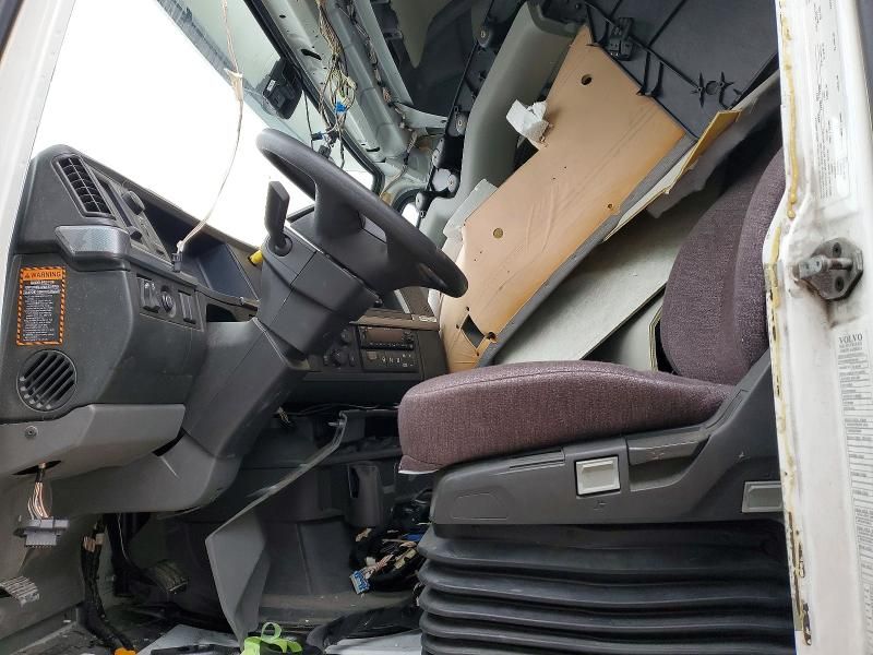 2023 Volvo Vn Vnl-semi Truck