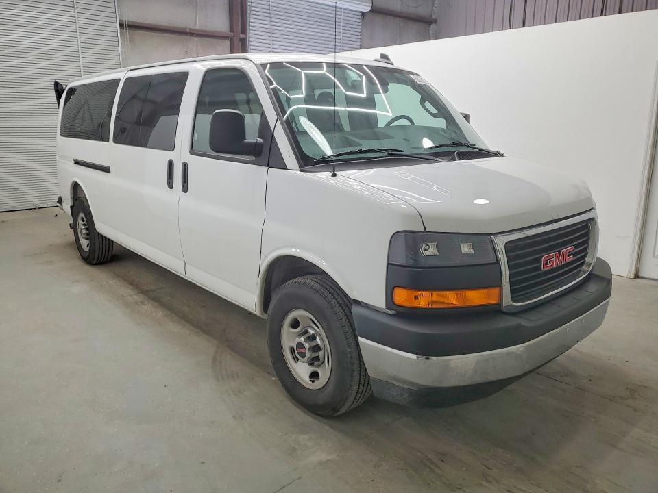 2025 GMC Savana G3500 LT
