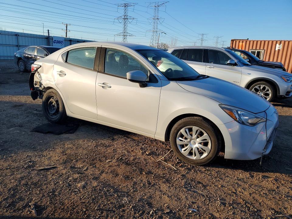 2019 Toyota Yaris l
