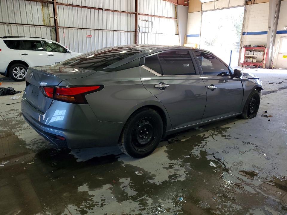 2022 Nissan Altima 2.5 s