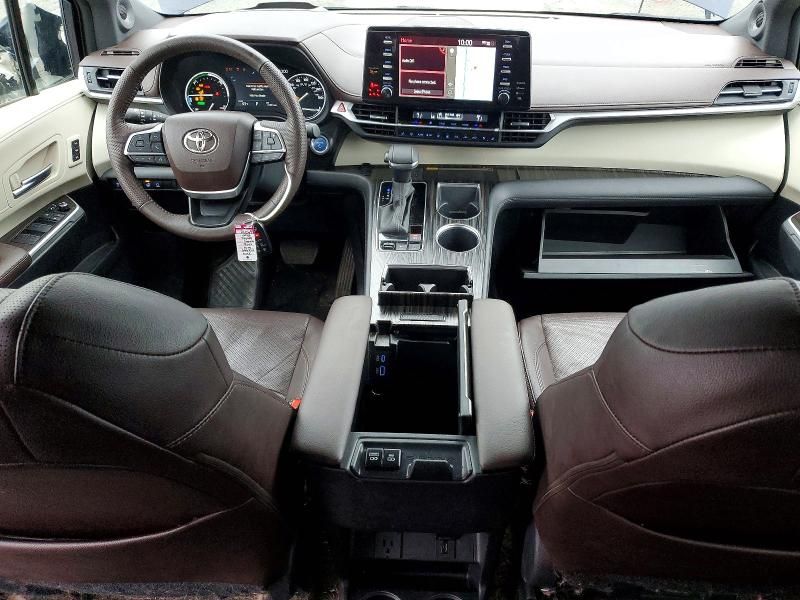 2023 Toyota Sienna Limited