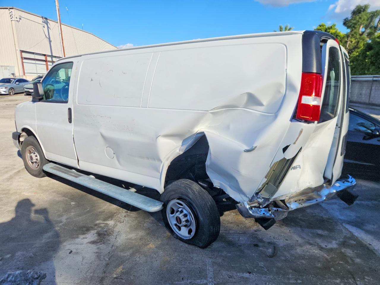2024 GMC Savana 2500 Cargo Delivery van