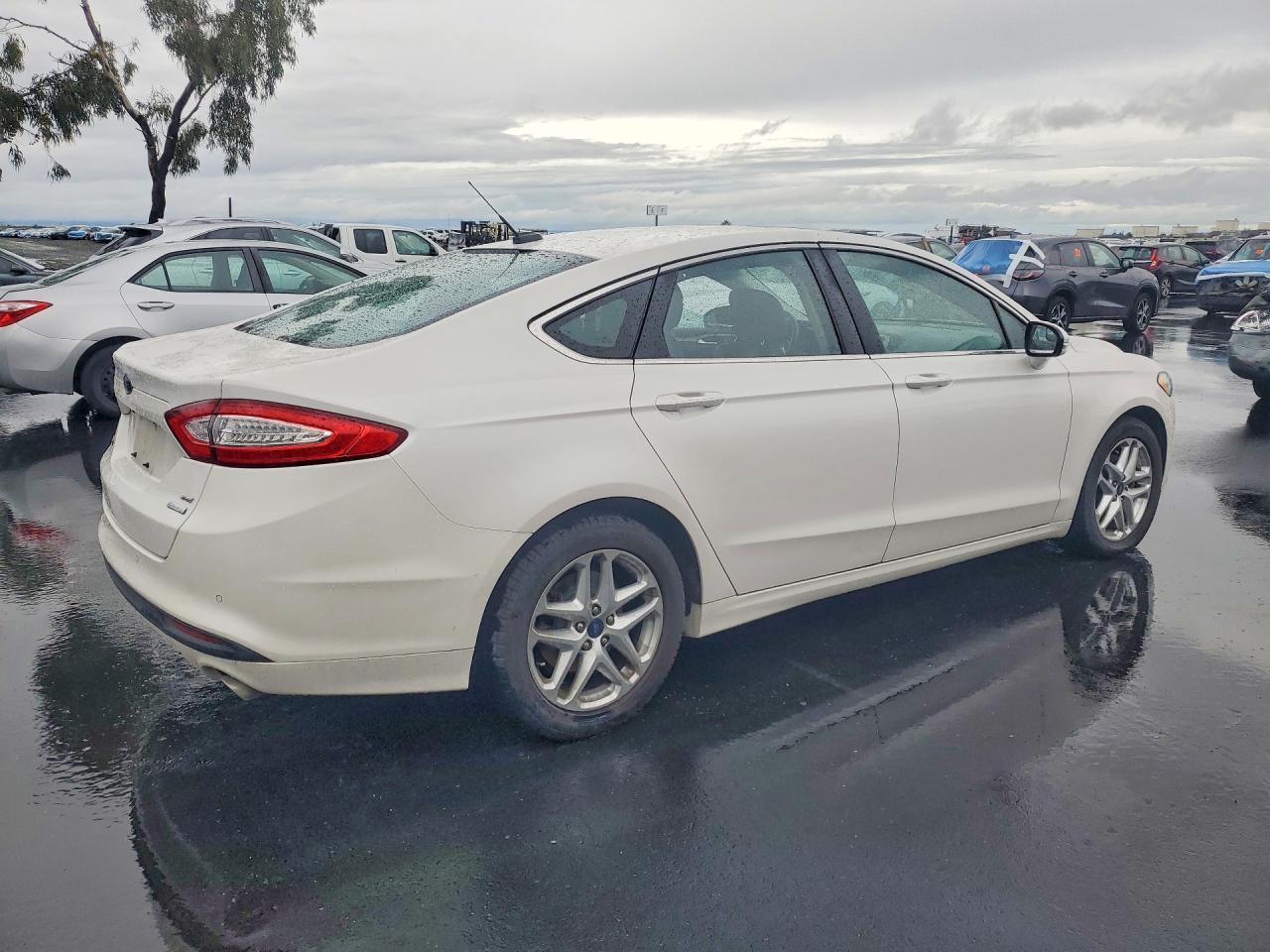 2013 Ford Fusion se
