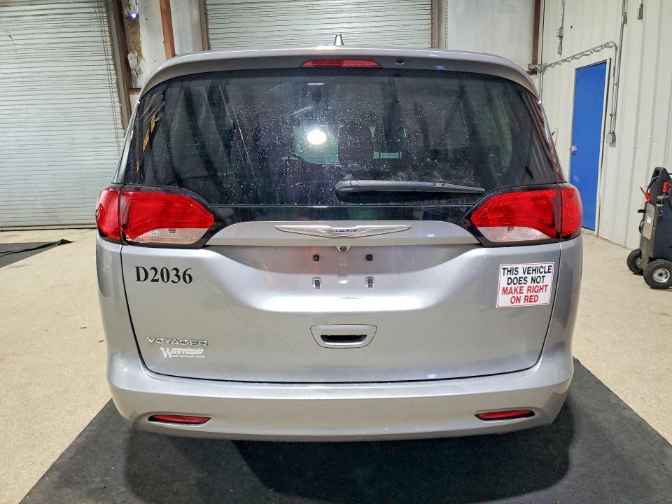 2020 Chrysler Voyager l