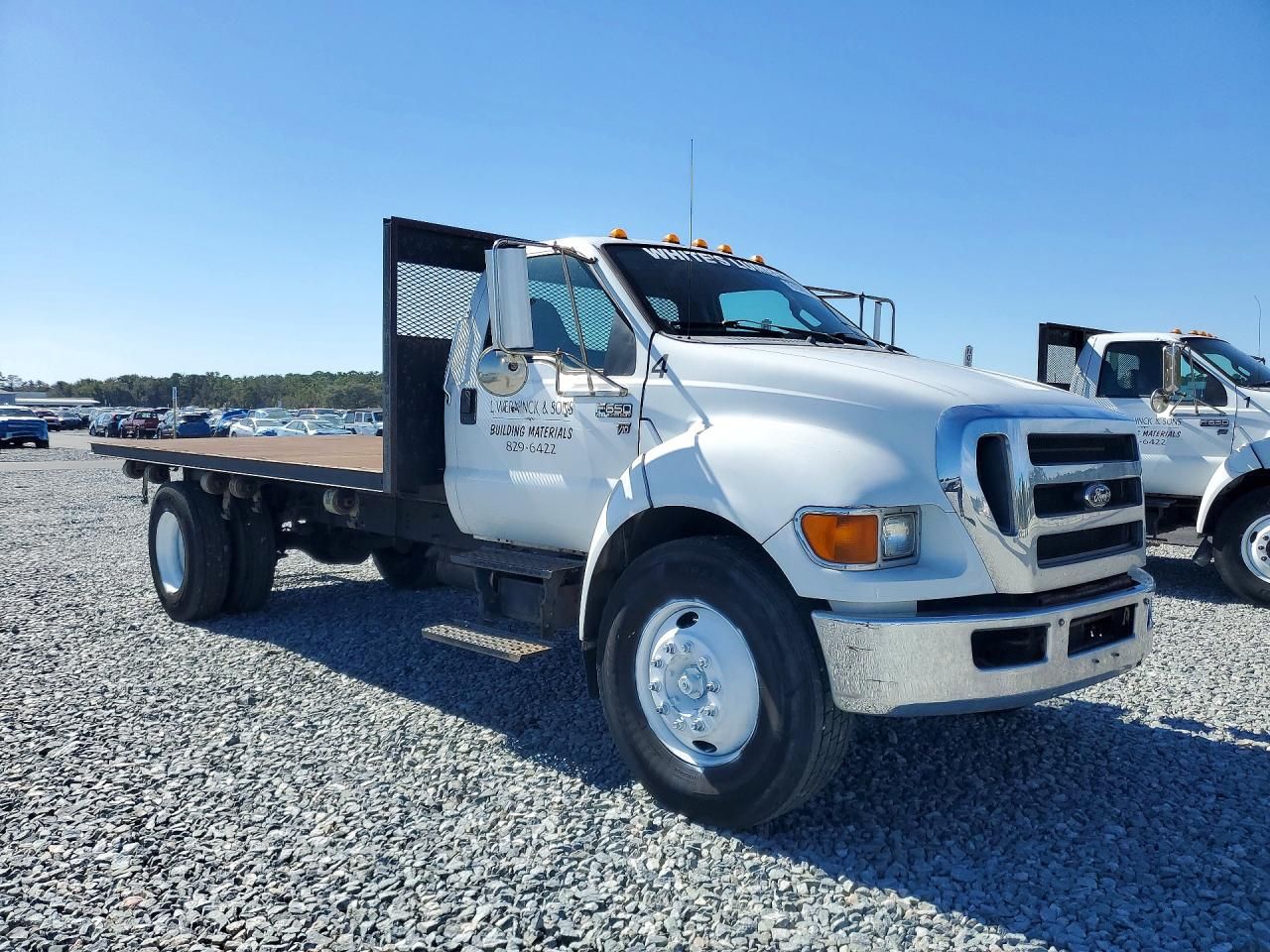 2013 Ford F650 Super Duty Flatbed Truck