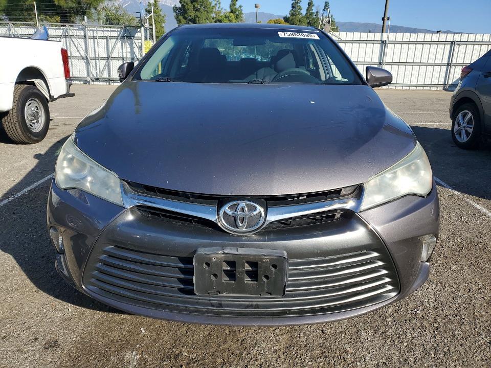 2016 Toyota Camry le