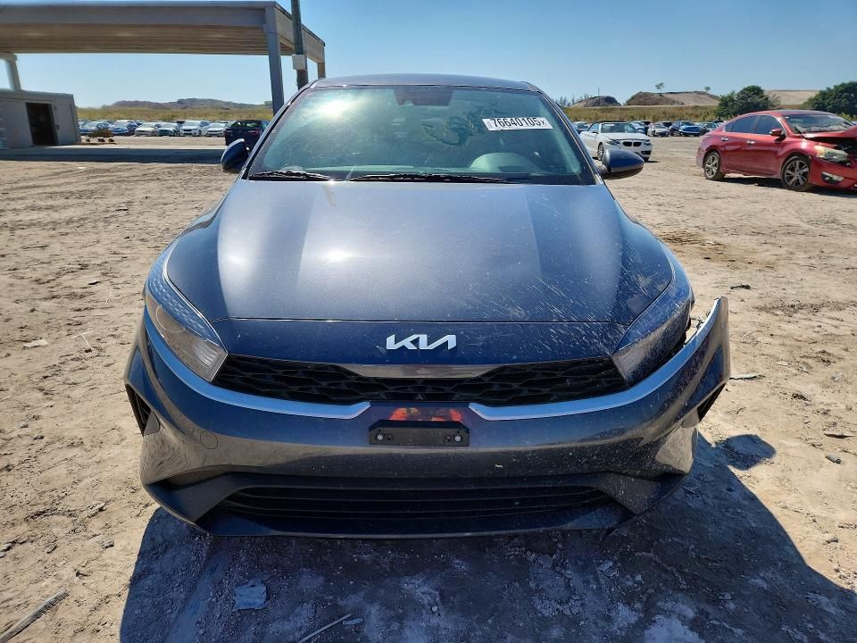 2023 KIA Forte lxs