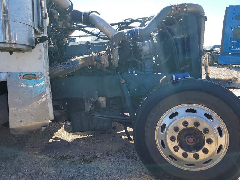1997 Freightliner Convention Semi Truck