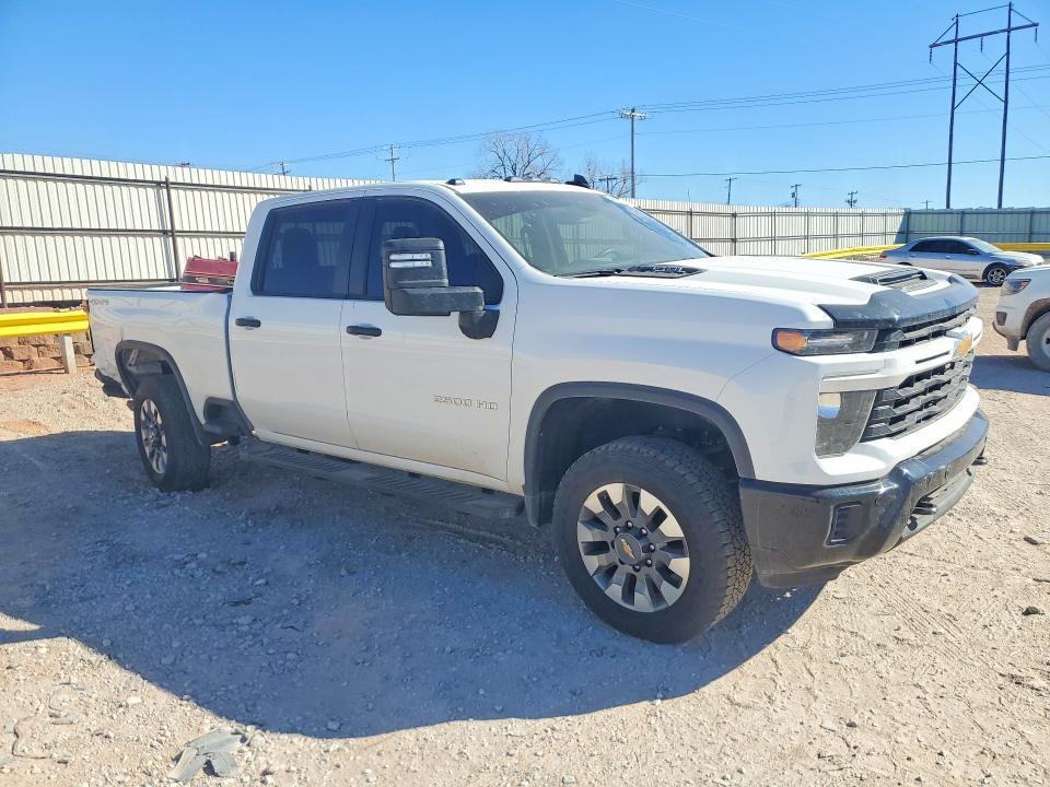 2025 Chevrolet Silverado K2500 Custom