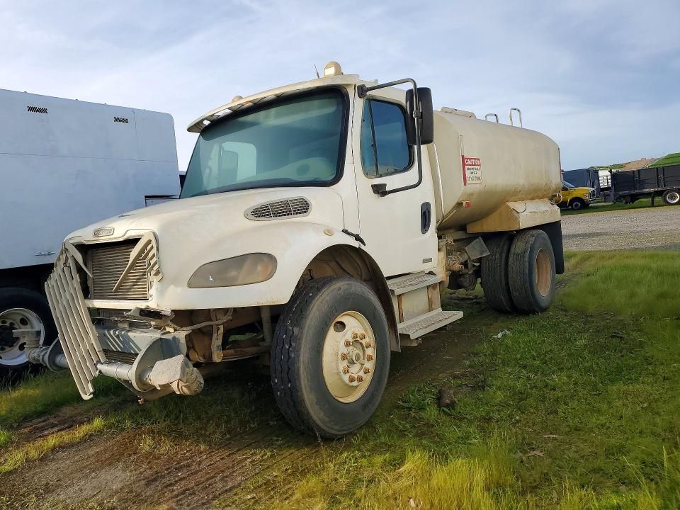 2004 Freightliner Business Class M2 Tank Truck
