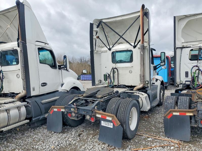 2019 Peterbilt 579-semi Truck