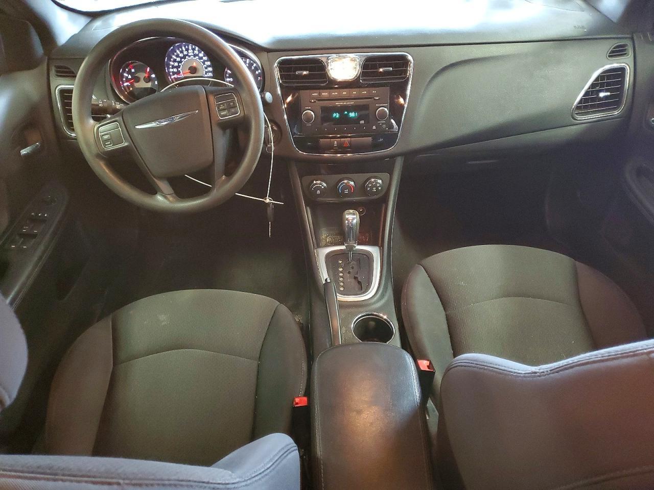 2012 Chrysler 200 lx