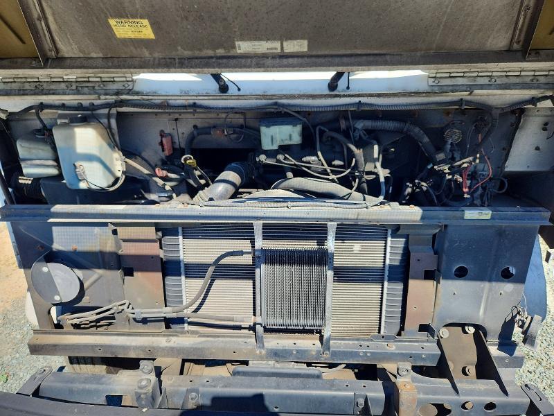 2001 Workhorse Custom Chassis P42 Delivery Truck
