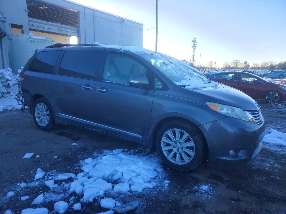 2013 Toyota Sienna xle