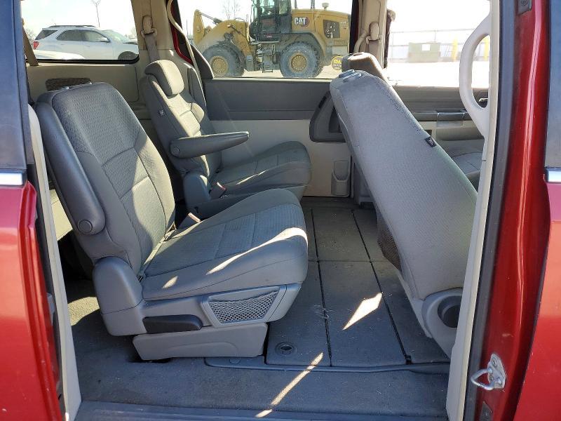 2009 Chrysler Town & Country lx