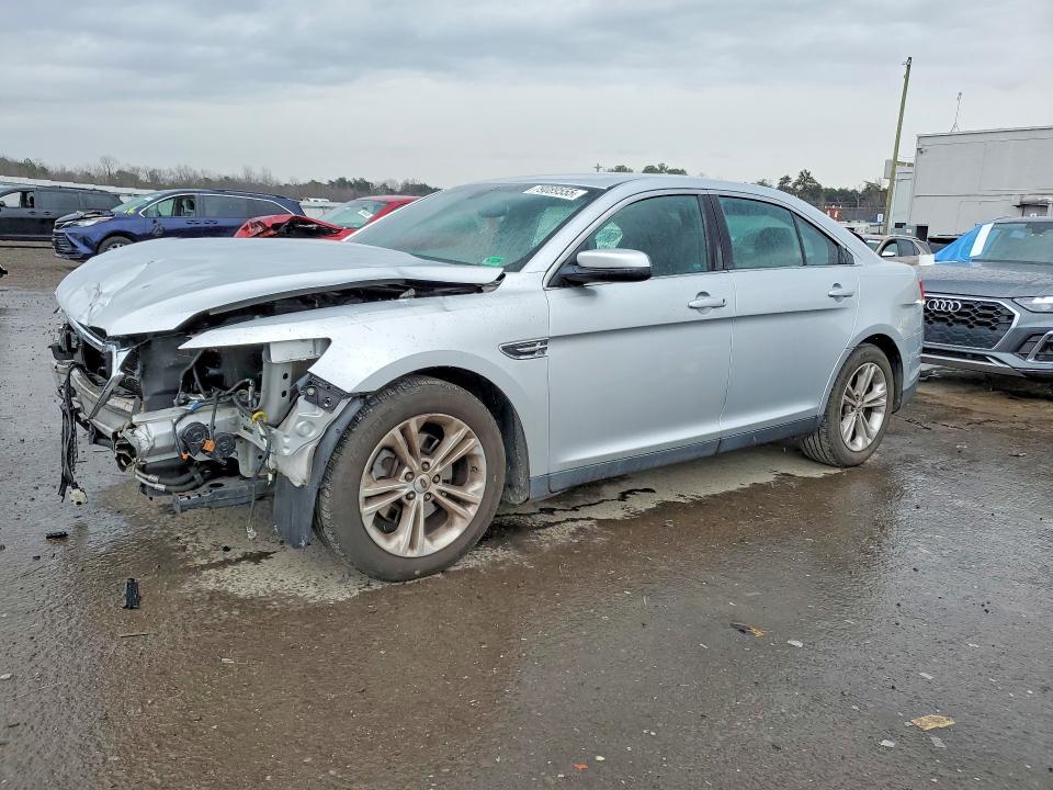 2014 Ford Taurus sel