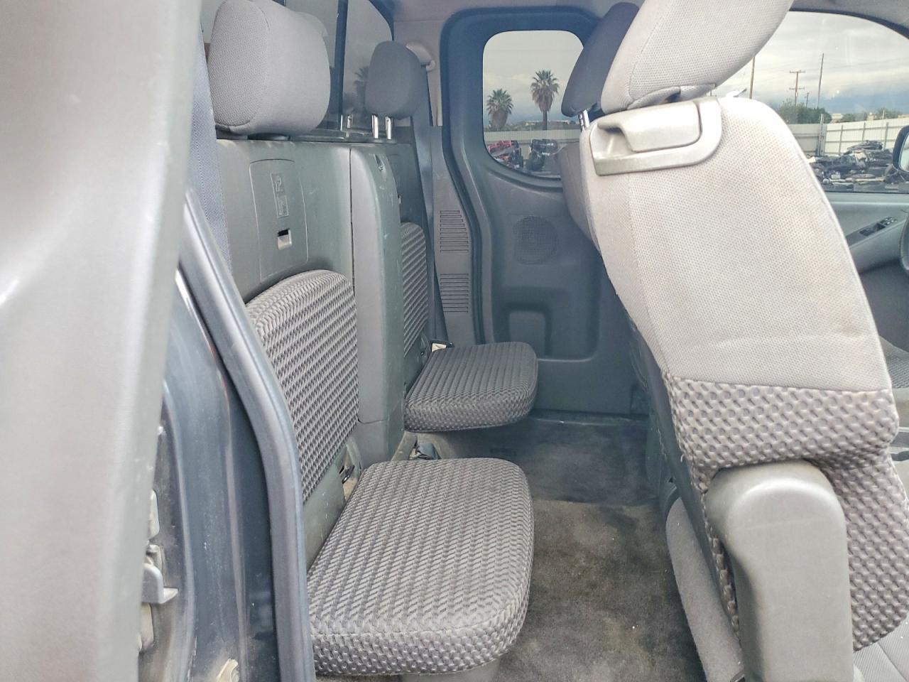 2011 Nissan Frontier SV