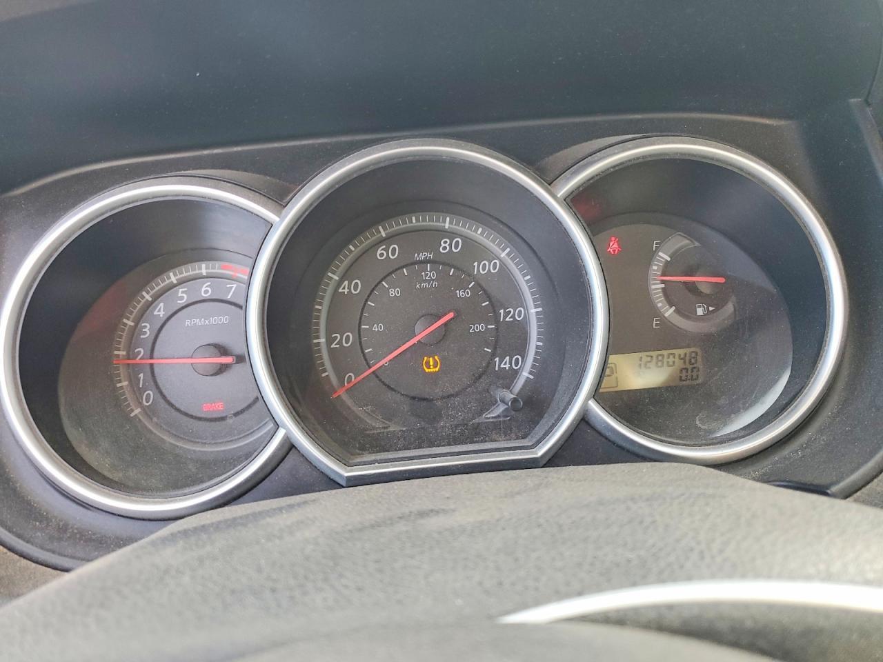 2011 Niss Versa 1.8 s