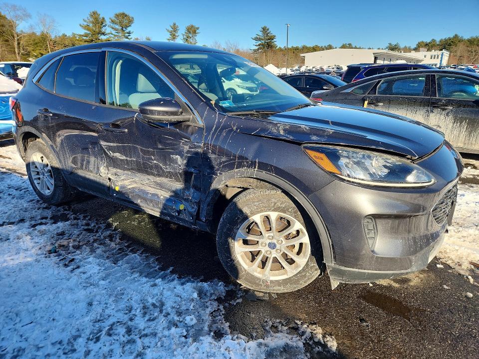2020 Ford Escape se