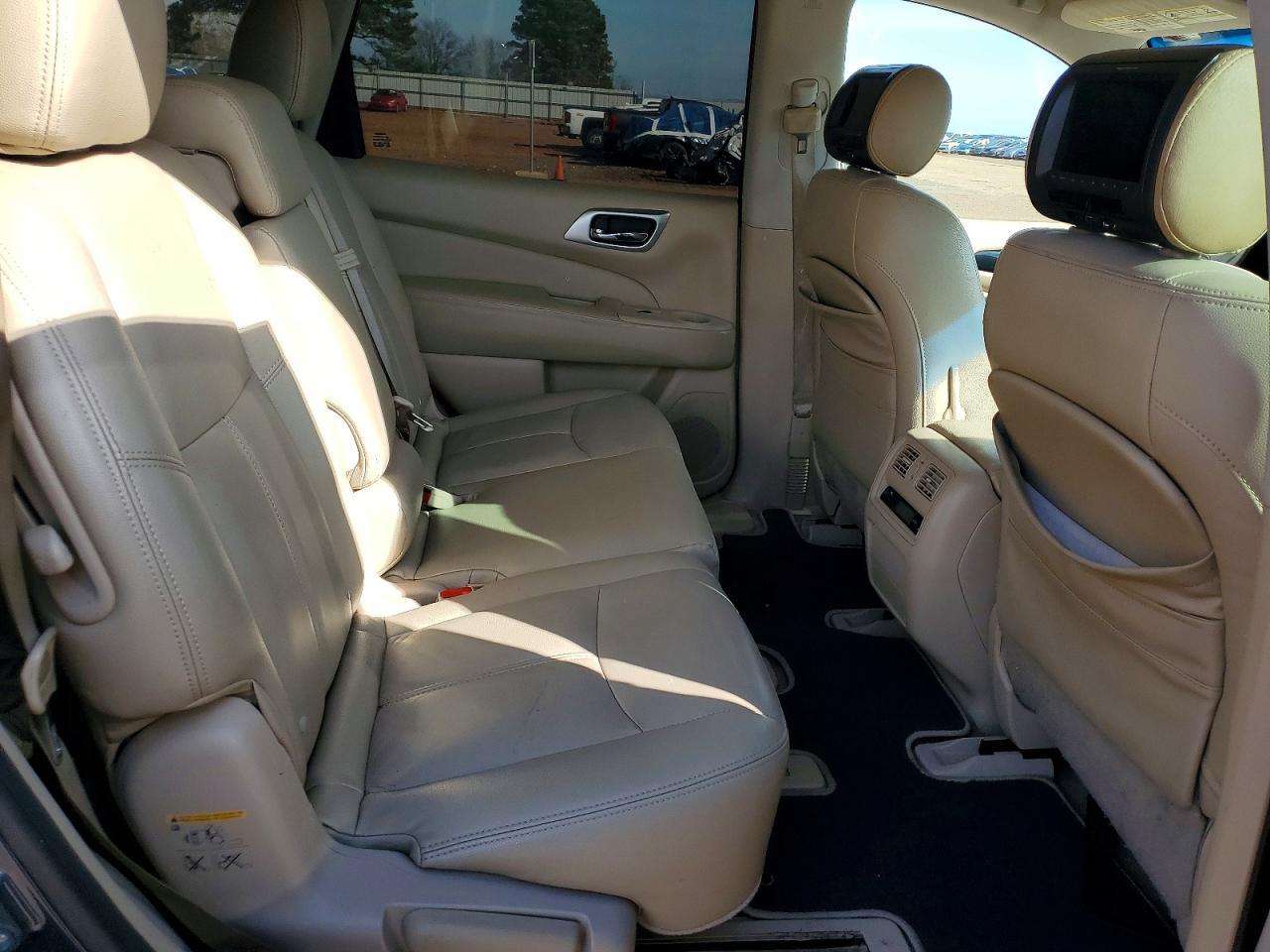 2014 Nissan Pathfinder s
