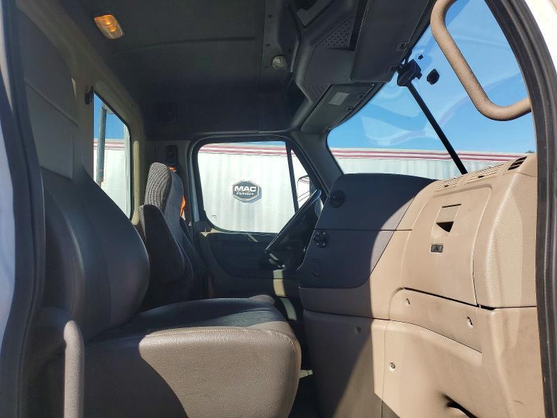 2016 Freightliner Cascadia 125 Semi Truck
