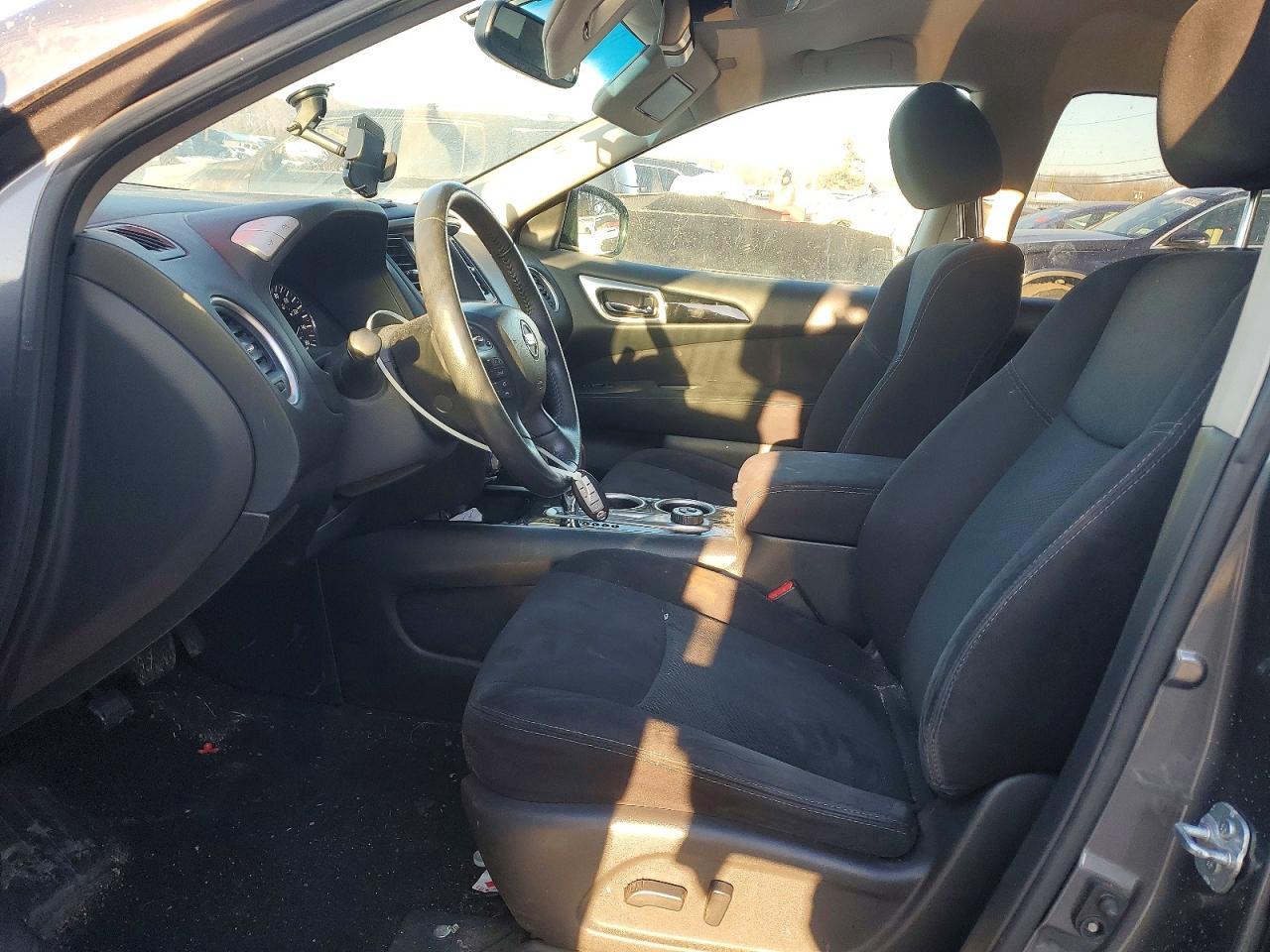 2016 Nissan Pathfinder s