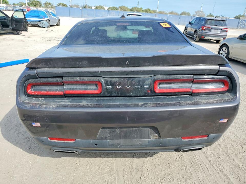 2015 Dodge Challenger sxt Plus