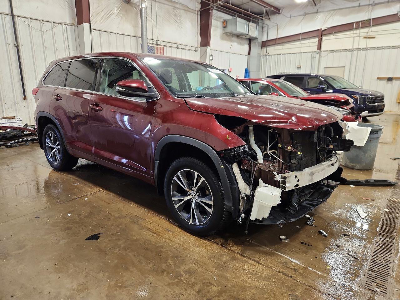 2017 Toyota Highlander le