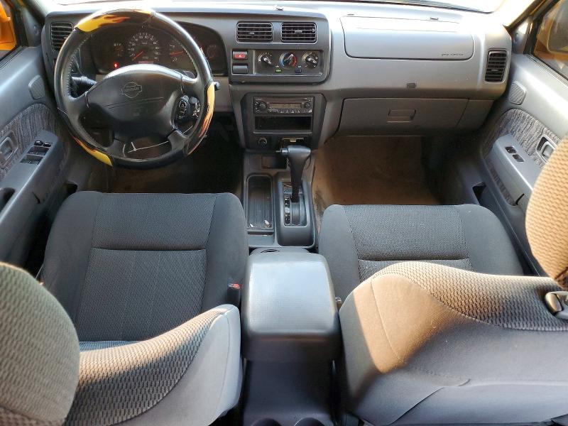 2000 Nissan Frontier xe