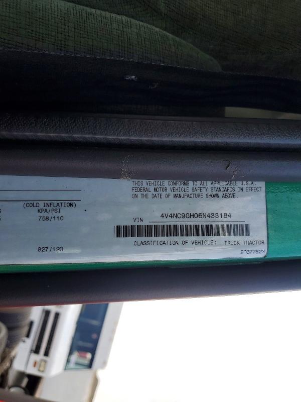 2006 Volvo VNL Semi Truck