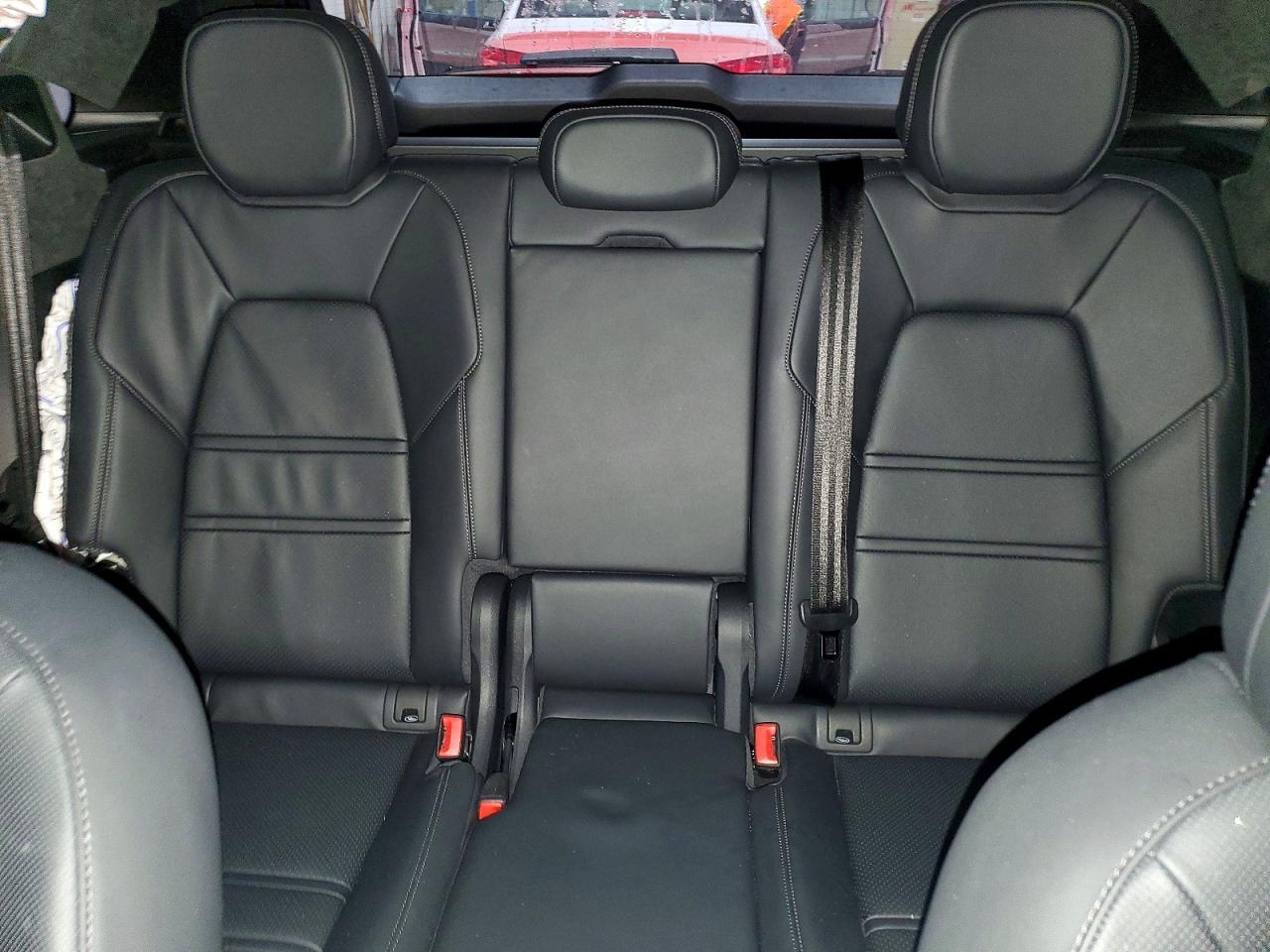 2025 Porsche Cayenne gts