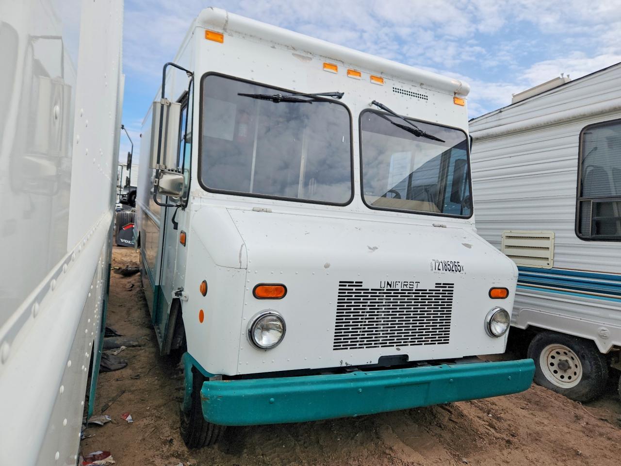 2006 Workhorse Custom Chassis 2006 Workhorse W42 Delivery Truck