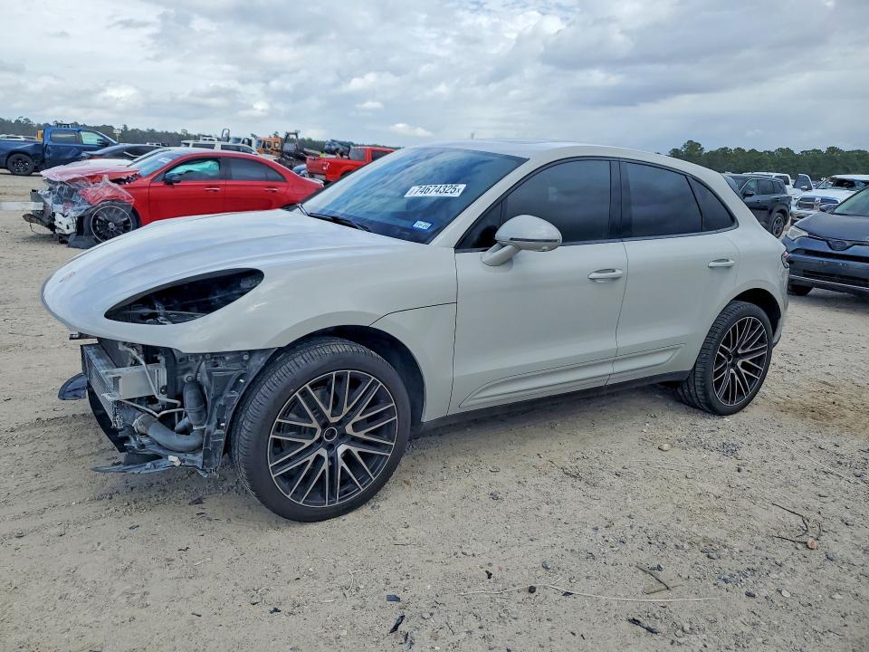 2023 Porsche Macan Base