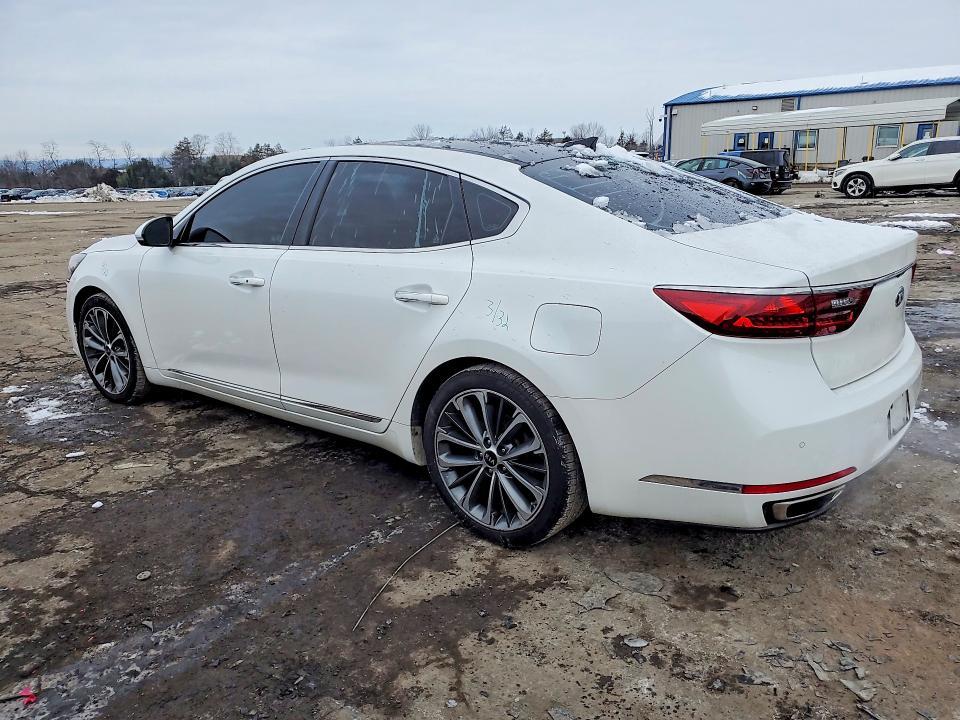2017 KIA Cadenza