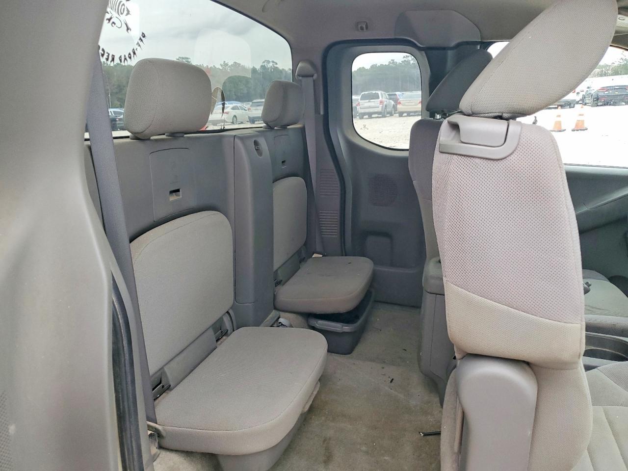 2013 Nissan Frontier s