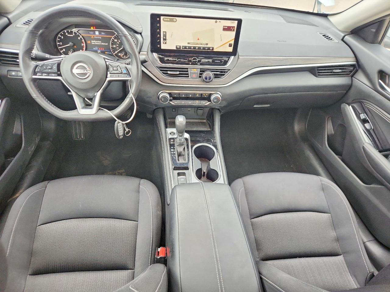 2023 Niss Altima sv