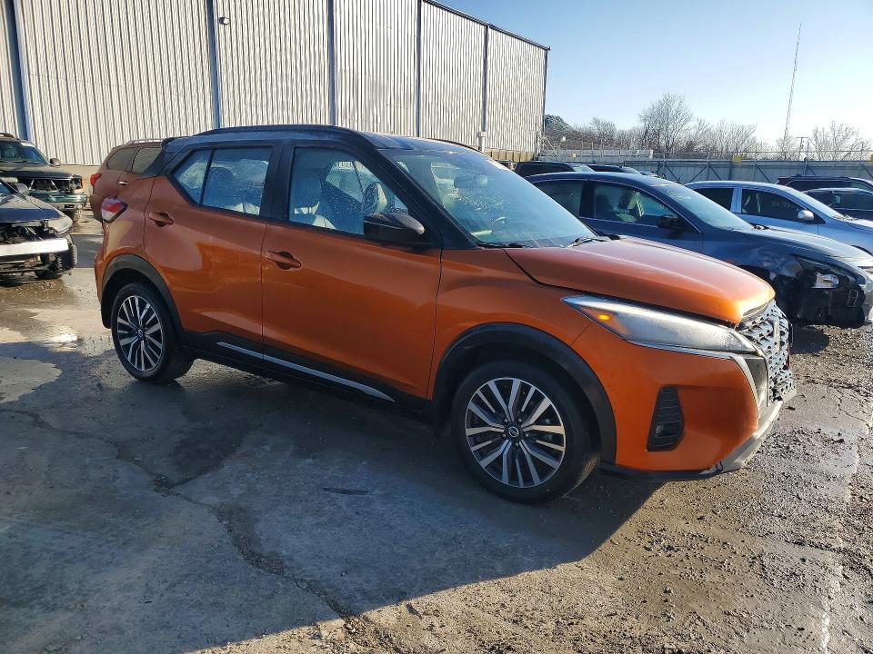 2021 Nissan Kicks sr