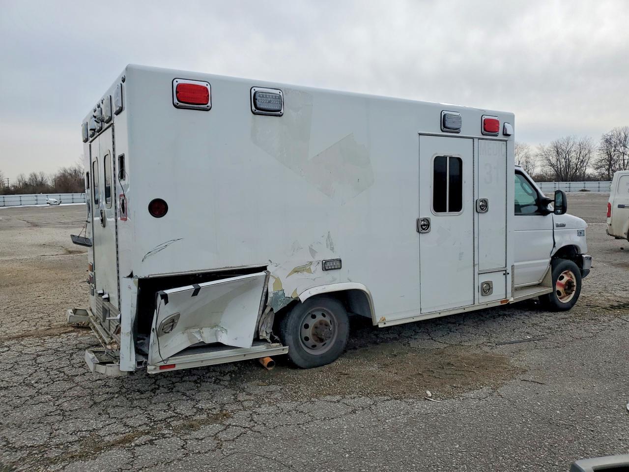 2019 Ford Econoline E450 Super Duty Cutaway Van