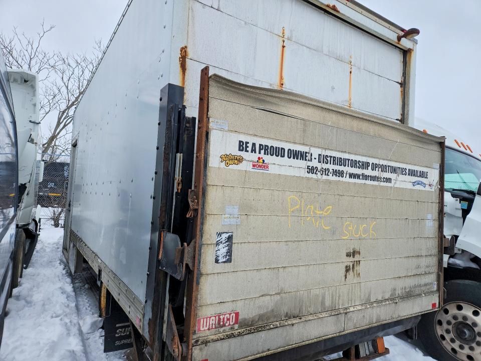 2013 Isuzu Npr hd Delivery Truck