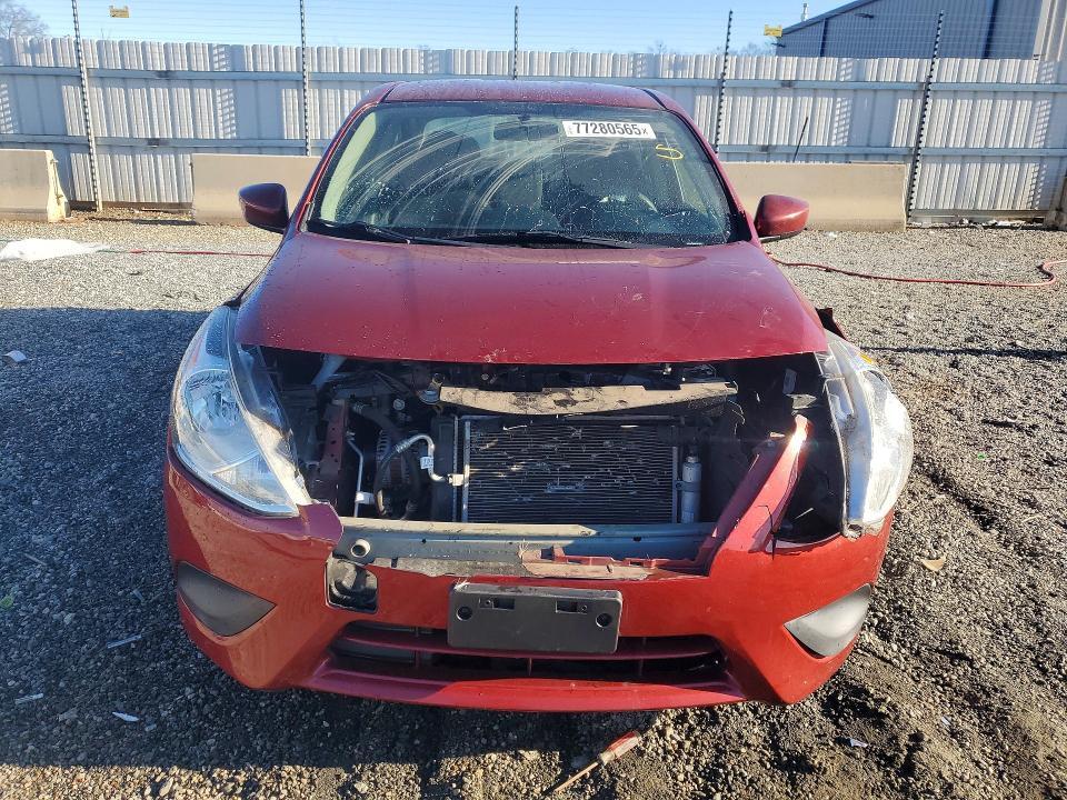 2018 Niss Versa s