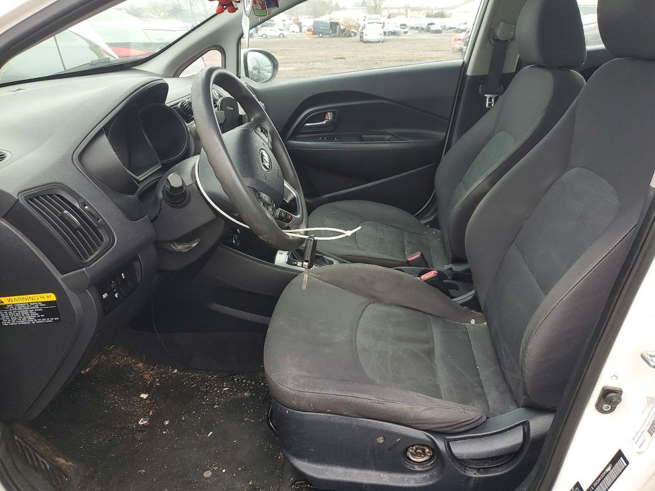 2013 KIA Rio lx