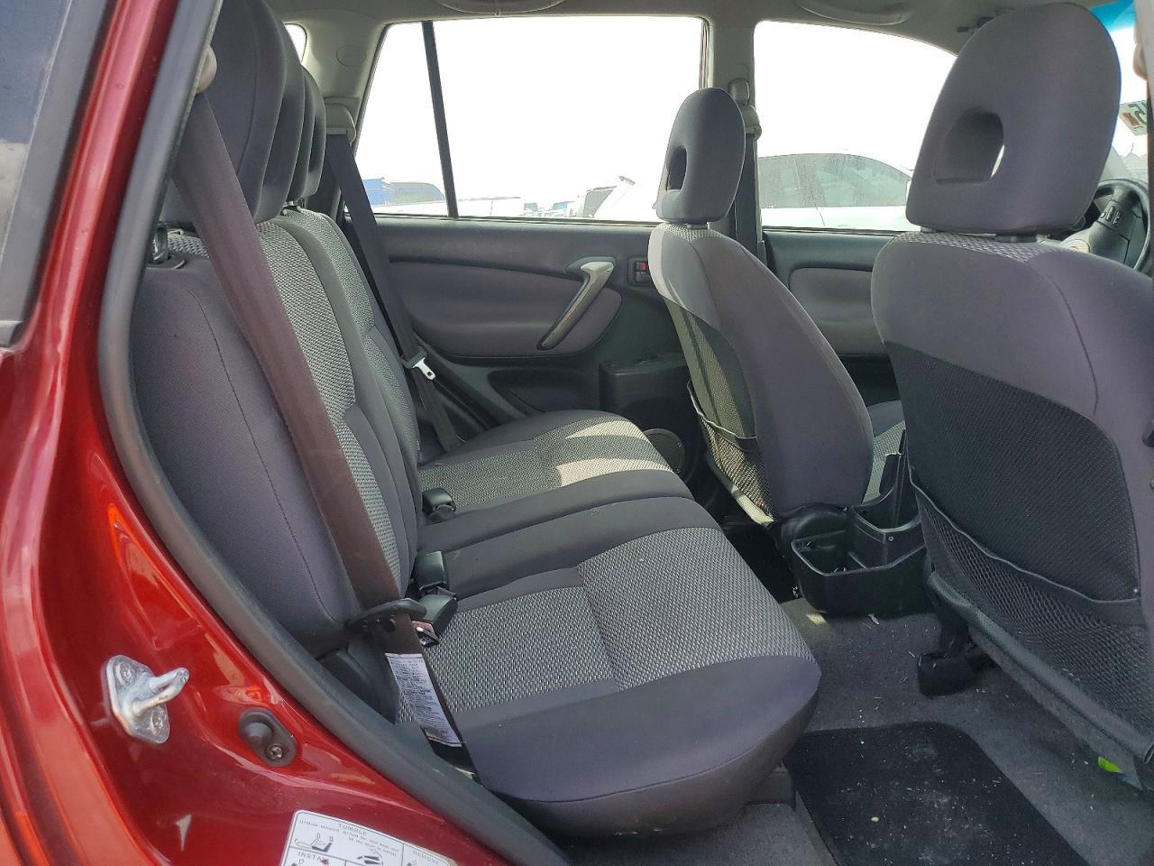 2004 Toyota Rav4 Base