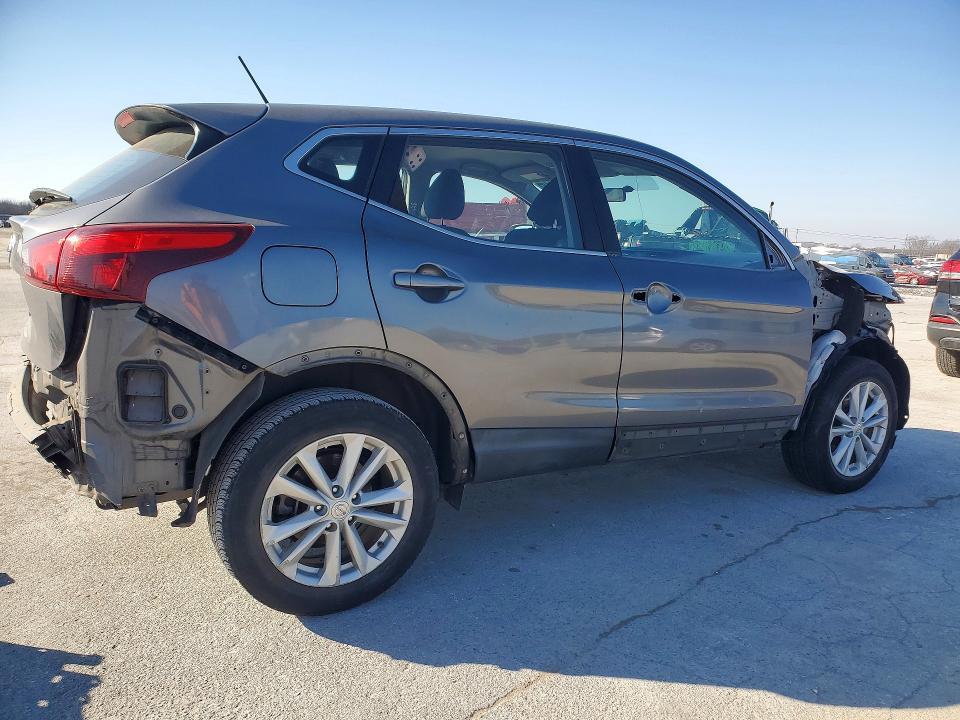 2017 Nissan Rogue Sport s