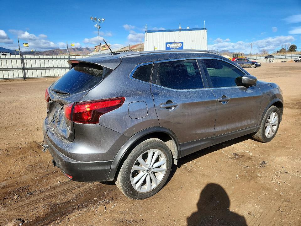 2018 Nissan Rogue Sport sv